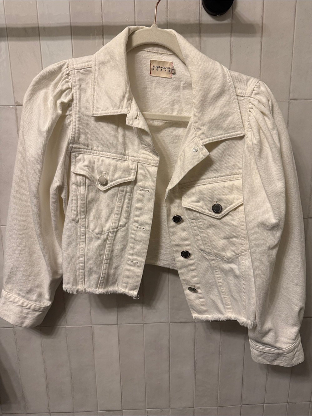 Alice + Olivia Cream Cropped Denim Jacket with Puff Shoulders